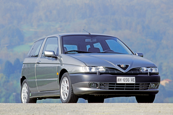 Foto Alfa Romeo 145
