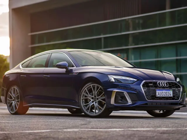 Audi A5 Sportb. S Line 2.0 TFSI Quatt. (Híb.) 2024 – Diagonal Frontal · Foto: Audi