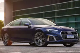 Audi A5 Sportb. S Line 2.0 TFSI Quatt. (Híb.) 2024 – Diagonal Frontal · Foto: Audi