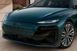 Audi A6 Sport. e-tron Perf. Black (Elétrico) 2025 – Detalhe Externo · Foto: Audi