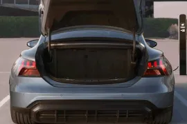 Audi E-TRON GT Aut. (Elétrico) 2024 – Porta-Malas · Foto: Audi