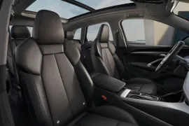 Audi Q5 S-Line 2.0 TFSI Quattro S-tronic 272cv 2026 – Bancos da Frente · Foto: Audi