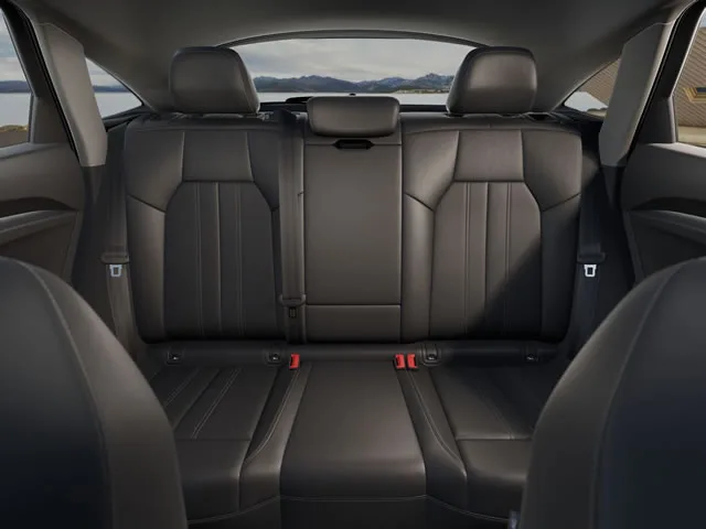 Audi Q5 Sportback Advanced 2.0 TFSI Quattro S-tronic 2025 – Bancos de Trás