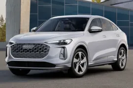 Audi Q5 Sportback Advanced 2.0 TFSI Quattro S-tronic 2025 – Diagonal Frontal · Foto: Audi