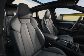 Audi Q6 E-TRON Quattro Perf. Black (Elétrico) 2025 – Bancos da Frente · Foto: Audi