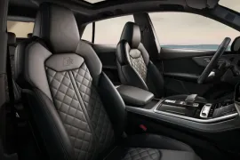Audi Q8 Performance Black 3.0 V6 TFSi 2024 – Bancos da Frente · Foto: Audi