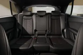 Audi RS Q8 Perfornace 4.0 Bi-TB V8 TFSI Quattro Tiptro 2026 – Bancos de Trás · Foto: Audi