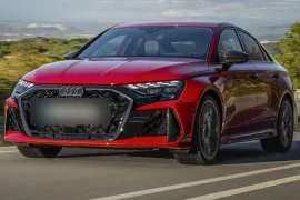 Audi RS3 Sedan Track 2.5 TFSI Quattro S-tronic 2025 – Diagonal Frontal · Foto: Audi