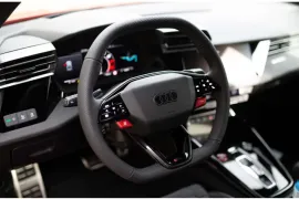 Audi RS3 Sedan Track 2.5 TFSI Quattro S-tronic 2025 – Volante · Foto: Audi