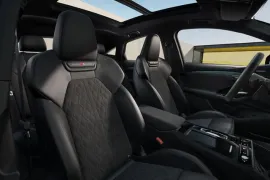 Audi SQ6 Sportback E-Tron Quattro (Elétrico) 2025 – Bancos da Frente · Foto: Audi