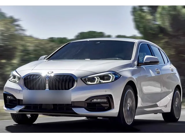 BMW 118i Sport GP 1.5 2024 – Diagonal Frontal · Foto: BMW Group