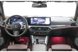 BMW i4 M50 (Elétrico) 2025 – Interior · Foto: Divulgação