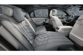 BMW i7 XDrive 60 M Sport Aut. (Elétrico) 2025 – Bancos de Trás · Foto: BMW Group