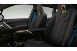BMW iX M60 (Elétrico) 2024 – Bancos da Frente · Foto: BMW Group