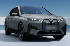 BMW iX XDrive 50 Sport Aut. (Elétrico) 2024 – Diagonal Frontal · Foto: BMW Group