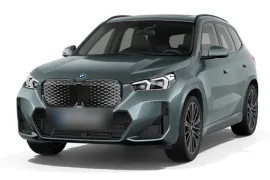 BMW iX 1 xDrive 30 M Sport (Elétrico) 2025 – Diagonal Frontal · Foto: BMW Group