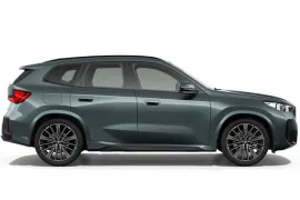 BMW iX 1 xDrive 30 M Sport (Elétrico) 2025 – Lateral · Foto: BMW Group