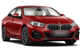 BMW 218i Gran Coupe M Sport 1.5 Bi-Turbo 2024 – Diagonal Frontal · Foto: BMW Group