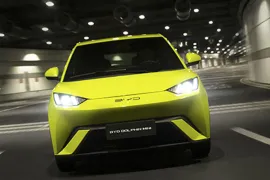 BYD Dolphin Mini EV 2026 – Em Movimento · Foto: BYD