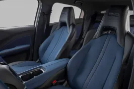 BYD Dolphin Mini EV 2026 – Bancos da Frente · Foto: BYD
