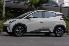 BYD Dolphin Mini EV 2026 – Lateral · Foto: BYD