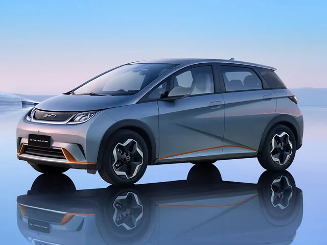 BYD Dolphin EV 2026 – Diagonal Frontal · Foto: BYD
