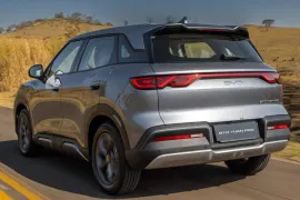 BYD Yuan Pro (Elétrico) 2025 – Diagonal Traseira · Foto: BYD