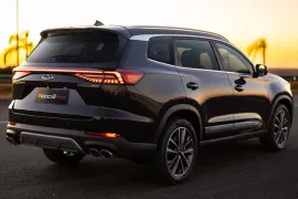 Chery Tiggo 8 PRO 1.6 TGDi Aut 2025 – Diagonal Traseira · Foto: Chery