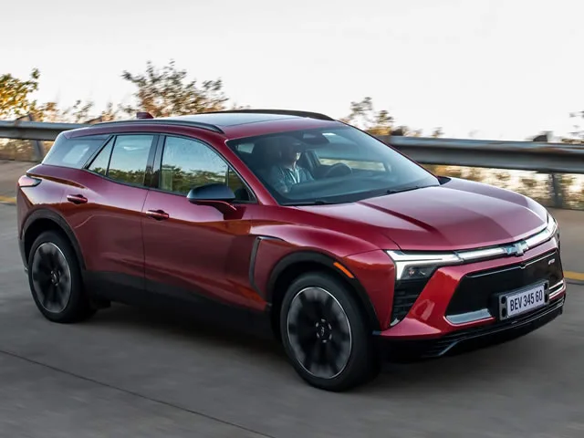 Chevrolet BLAZER EV RS 347cv (Elétrico) 2025 – Diagonal Frontal · Foto: Chevrolet