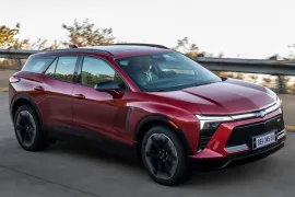 Chevrolet BLAZER EV RS 347cv (Elétrico) 2025 – Diagonal Frontal · Foto: Chevrolet