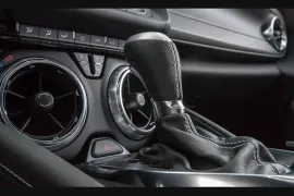 Chevrolet Camaro Conversível SS 6.2 V8 2024 – Câmbio · Foto: Divulgação