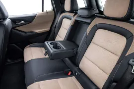 Chevrolet EQUINOX ACTIV 1.5 Turbo 177cv Aut 2025 – Bancos de Trás · Foto: Chevrolet