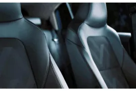 Chevrolet ONIX HATCH 100 Anos 1.0 12V 5p Mec 2026 – Bancos da Frente · Foto: Chevrolet