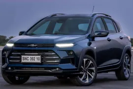 Chevrolet Sonic Premier 1.0 12V Turbo Aut 2027 – Diagonal Frontal · Foto: Chevrolet