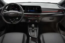 Chevrolet Sonic RS 1.0 12V Turbo Aut 2027 – Interior · Foto: Chevrolet
