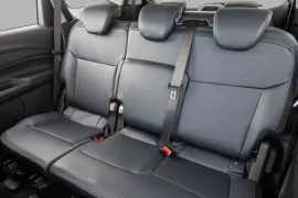 Chevrolet Spin Premier 1.8 AT 2026 – Bancos de Trás · Foto: Chevrolet