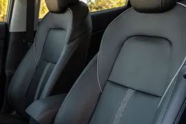 Chevrolet TRACKER 100 Anos 1.2 Turbo 12V Aut 2026 – Bancos da Frente · Foto: Chevrolet
