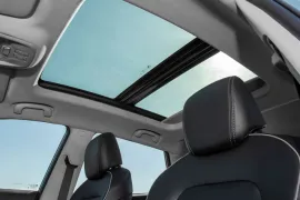 Chevrolet TRACKER 100 Anos 1.2 Turbo 12V Aut 2026 – Detalhe Interno · Foto: Chevrolet
