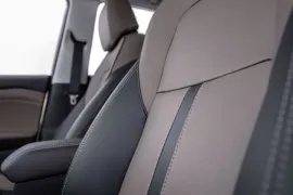 Chevrolet Tracker Premier 1.2 2026 – Bancos da Frente · Foto: Chevrolet