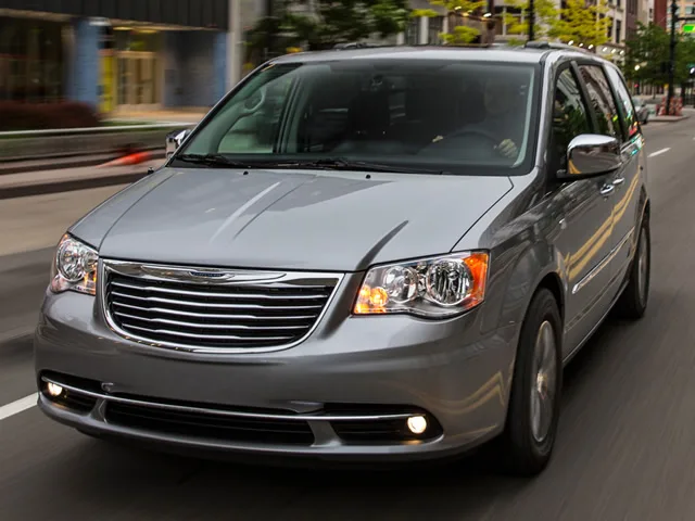 Chrysler Town Country Limited 3.6 V6 2012