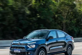 Citroën BASALT Feel 1.0 Flex 6V 5p Mec 2025 – Em Movimento · Foto: Stellantis