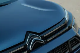 Citroën BASALT Feel 1.0 Flex 6V 5p Mec 2025 – Emblema · Foto: Stellantis