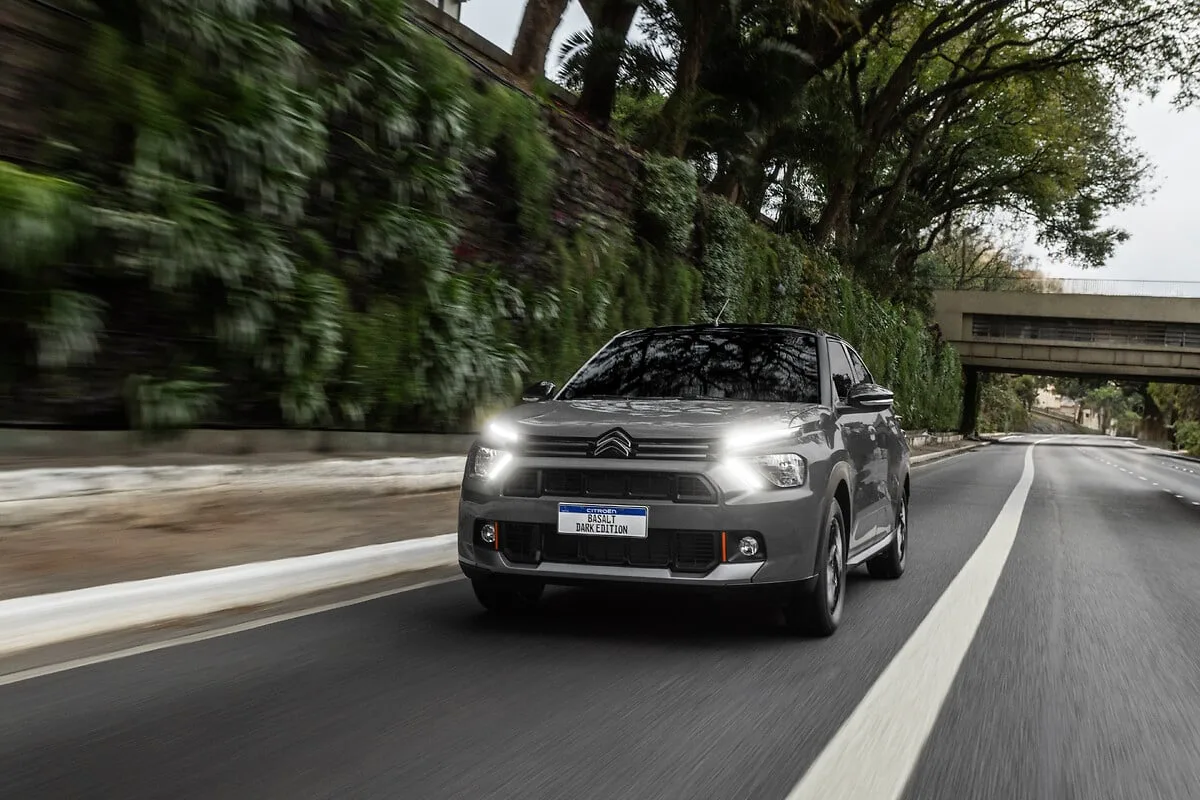 Citroën BASALT Dark Edition 1.0 TB 200 5p Aut 2026 – Diagonal Frontal · Foto: Citroën