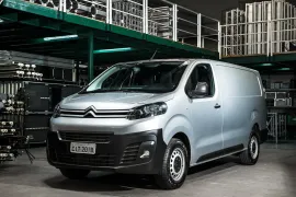 Citroën Jumpy Cargo 1.5 Turbo 2025 – Diagonal Frontal · Foto: Citroën