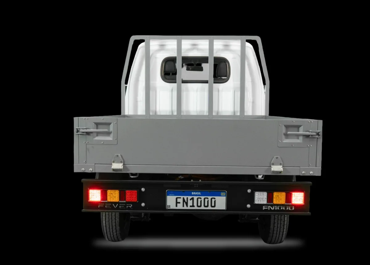 Fever NEXTEM FN1000 PickUp (Elétrico) 2026 – Traseira · Foto: Fever