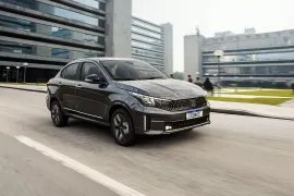 Fiat Cronos Precision 1.3 AT 2026 – Em Movimento · Foto: Fiat