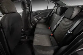 Fiat Cronos Drive 1.3 AT 2026 – Bancos de Trás · Foto: Fiat
