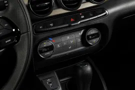 Fiat Cronos Drive 1.3 AT 2026 – Detalhe Interno · Foto: Fiat