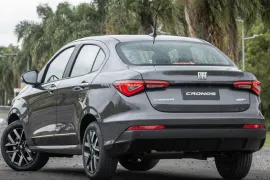 Fiat Cronos Precision 1.3 AT 2026 – Diagonal Traseira · Foto: Fiat