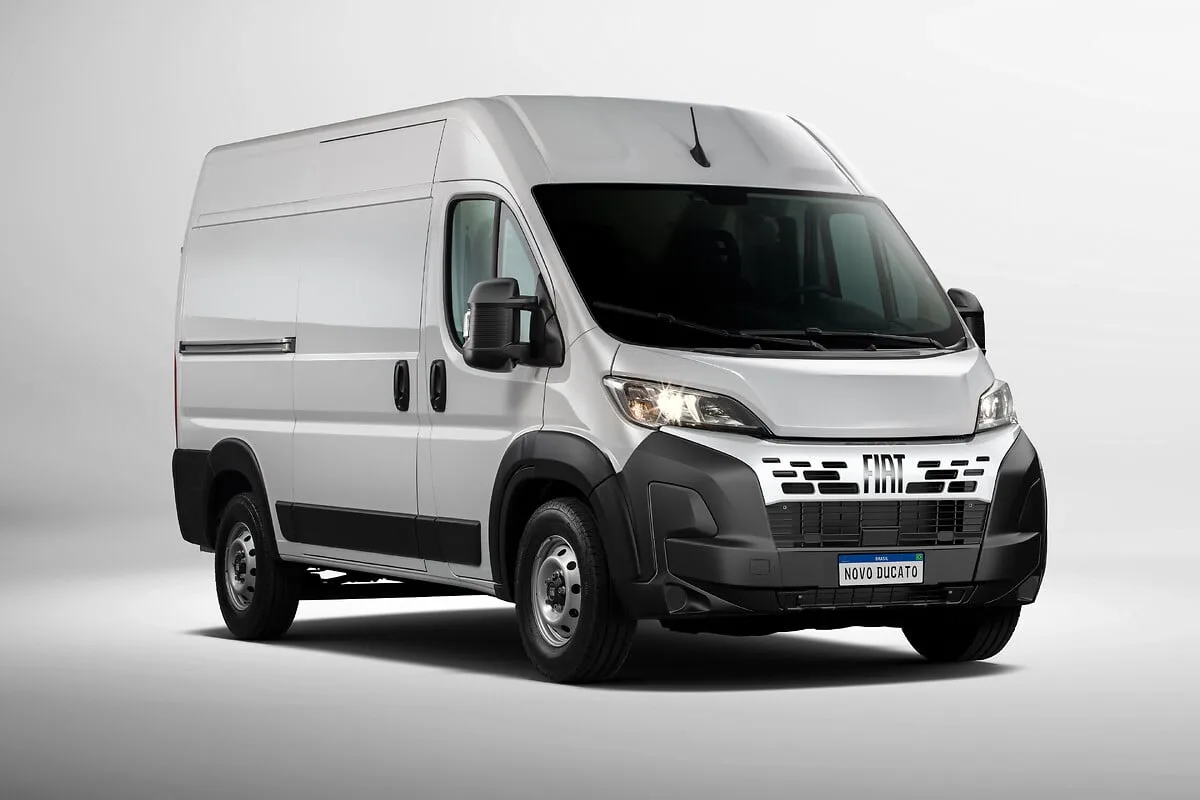Fiat Ducato Cargo 2.2 2025 – Diagonal Frontal · Foto: Fiat